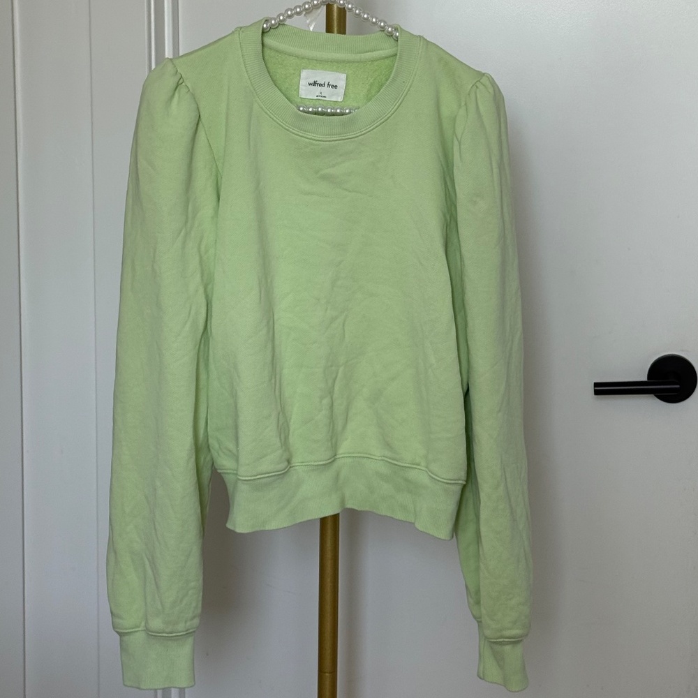Aritzia Wilfred Free Puff Shoulder Sweatshirt in Light Pastel Green / Mint